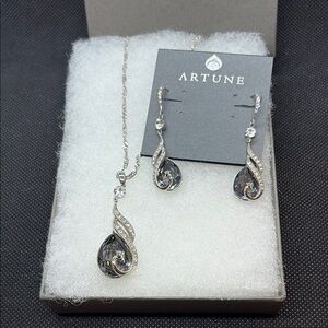 NIB Artune Silver Swarovski Crystal Necklace & Earring Set wSmokey Black Crystal